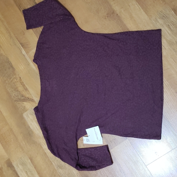 Liz Claiborne Sport - 3/4 sleeve, V-neck top - Ladies Small - Picture 8 of 14